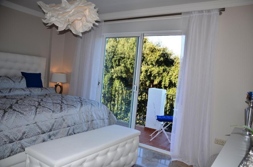 Апартаменты Penthouse Mit Privatem Jacuzzi In Marbella - La Mairena Охен Экстерьер фото