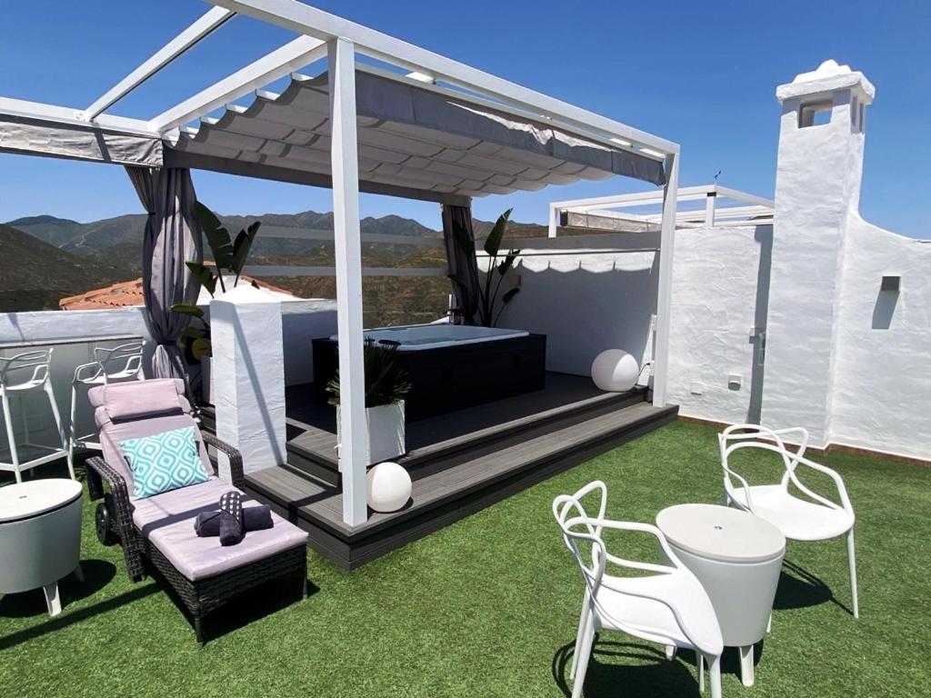 Апартаменты Penthouse Mit Privatem Jacuzzi In Marbella - La Mairena Охен Экстерьер фото