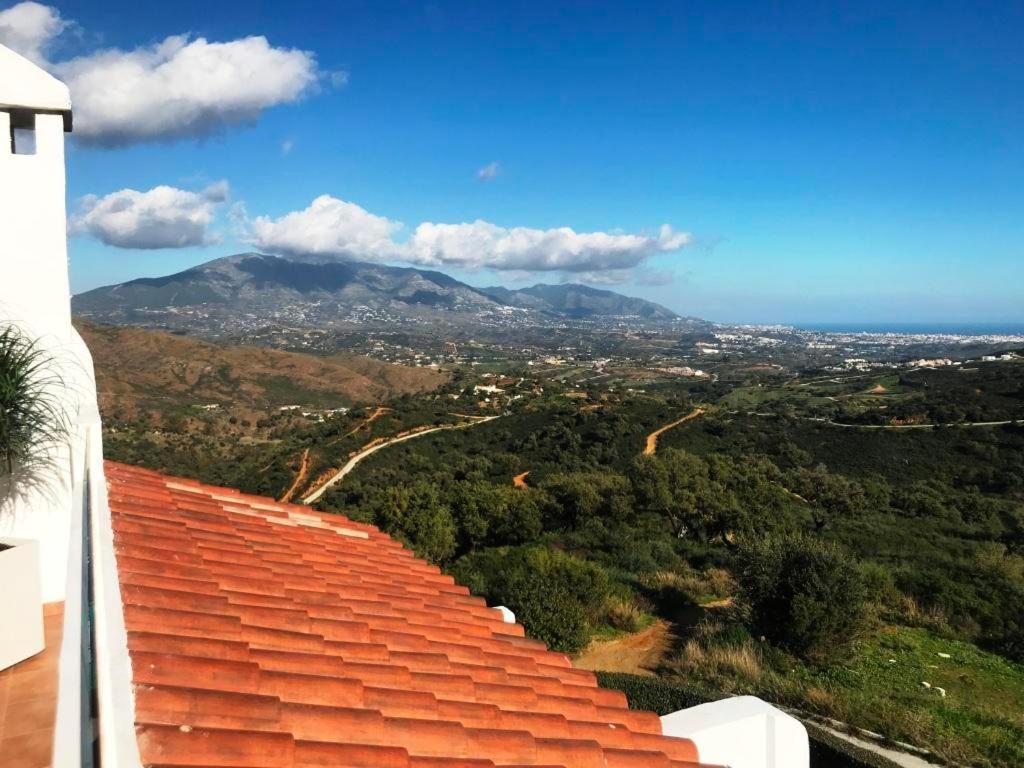 Апартаменты Penthouse Mit Privatem Jacuzzi In Marbella - La Mairena Охен Экстерьер фото