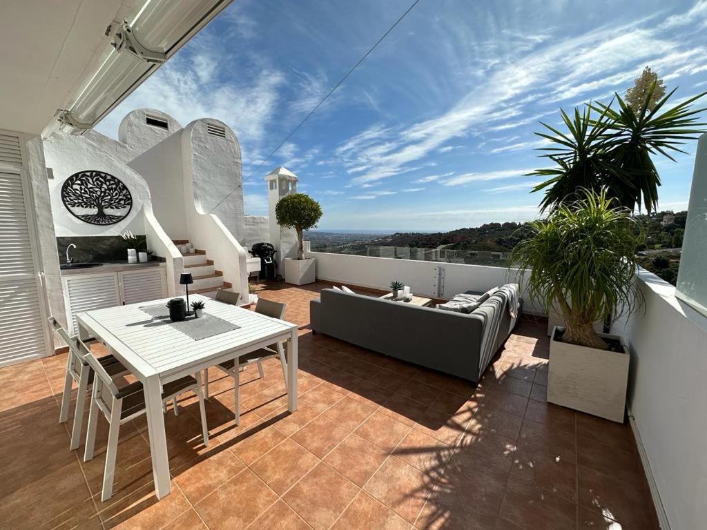 Апартаменты Penthouse Mit Privatem Jacuzzi In Marbella - La Mairena Охен Экстерьер фото